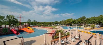 Jaro u moře autem - Lanterna Resort