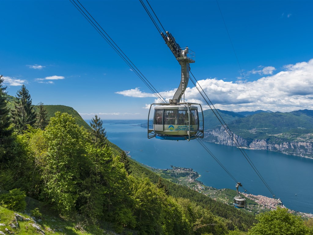 Lago di Garda - sever, Monte Baldo a Tremalzo