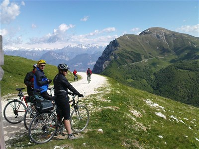 Lago di Garda - sever, Monte Baldo a Tremalzo