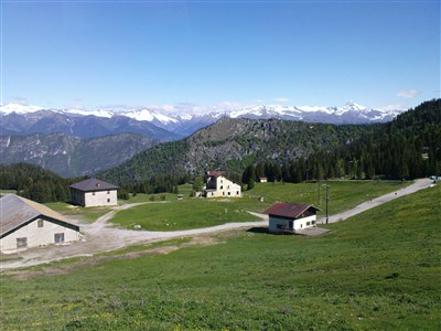 Lago di Garda - sever, Monte Baldo a Tremalzo
